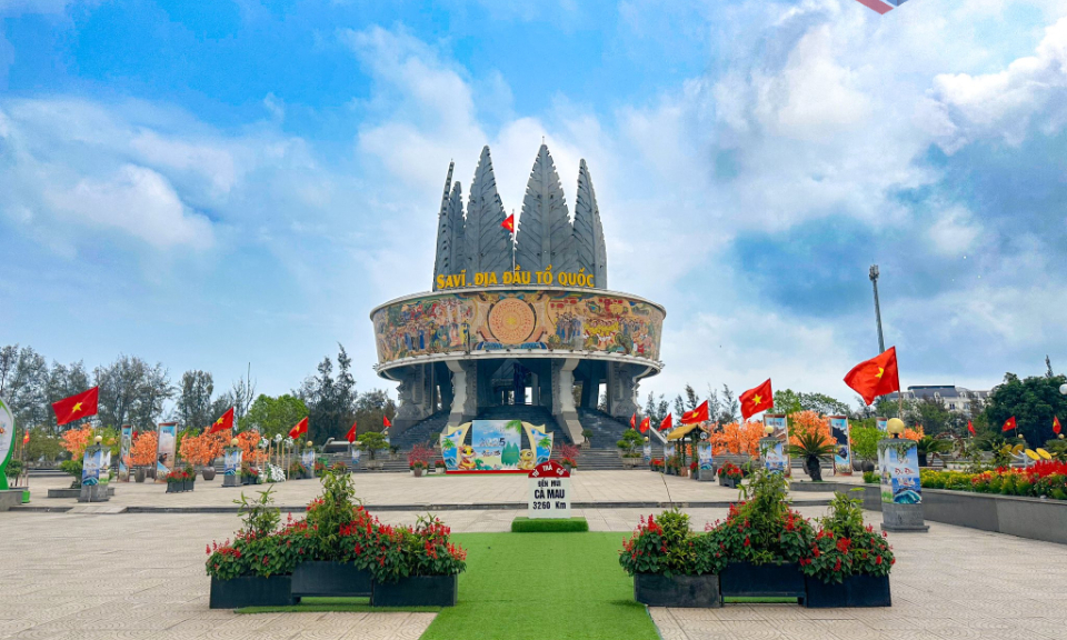 Phát huy tinh thần Cách mạng Tháng Tám trên Đất mỏ Anh hùng