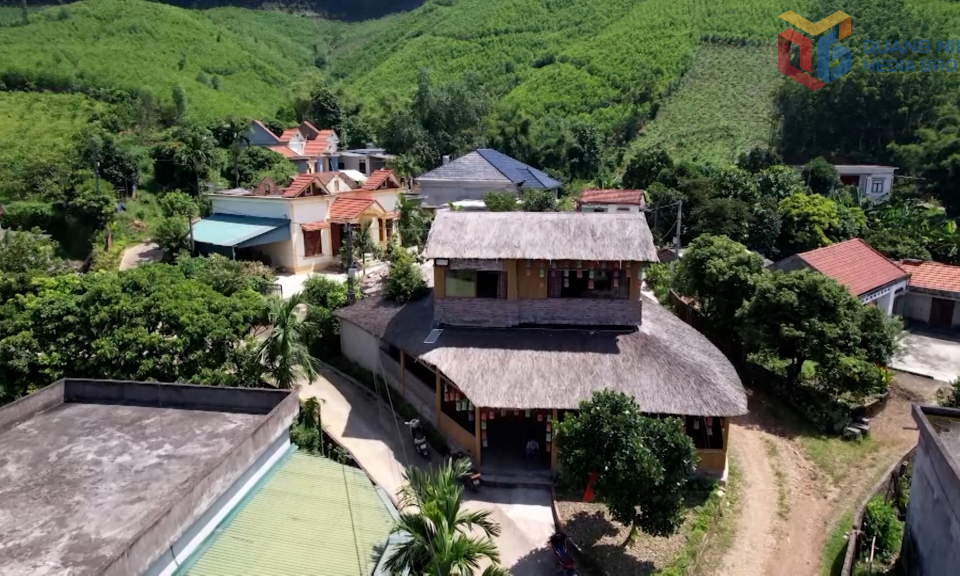 Bảo tồn bản sắc văn hoá gắn với phát triển du lịch