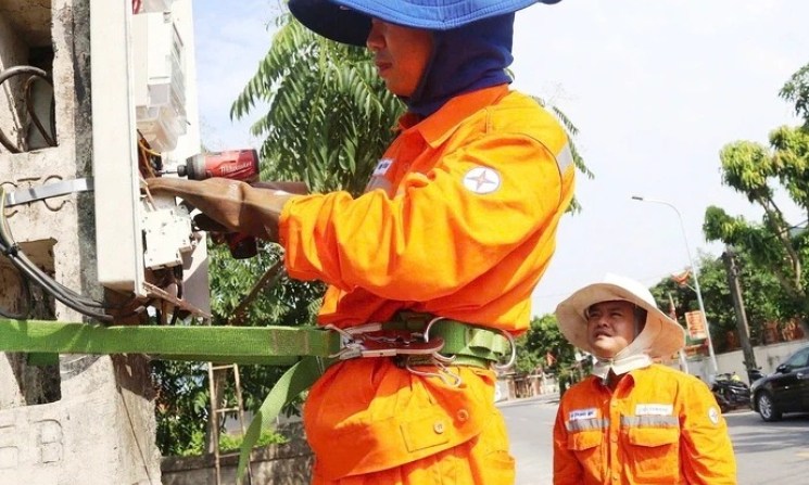 Đưa khoản lỗ của EVN vào giá điện: 'Trăm dâu' đổ đầu người dùng điện?