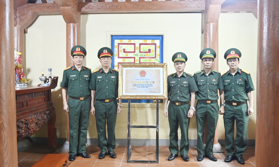 Đoàn công tác của Bộ Quốc phòng dâng hương tại Khu di tích lịch sử Quốc gia Pò Hèn