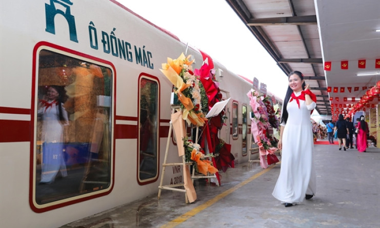 Hà Nội heritage train, smart ticketing debut in celebration of 80th National Day