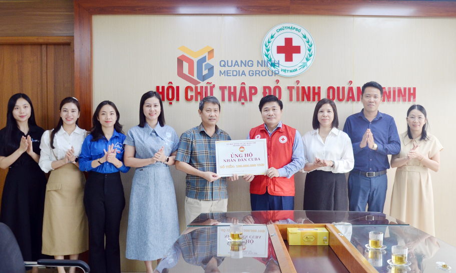 Ủy ban MTTQ và các đoàn thể phường Hồng Gai ủng hộ 100 triệu đồng giúp nhân dân Cuba