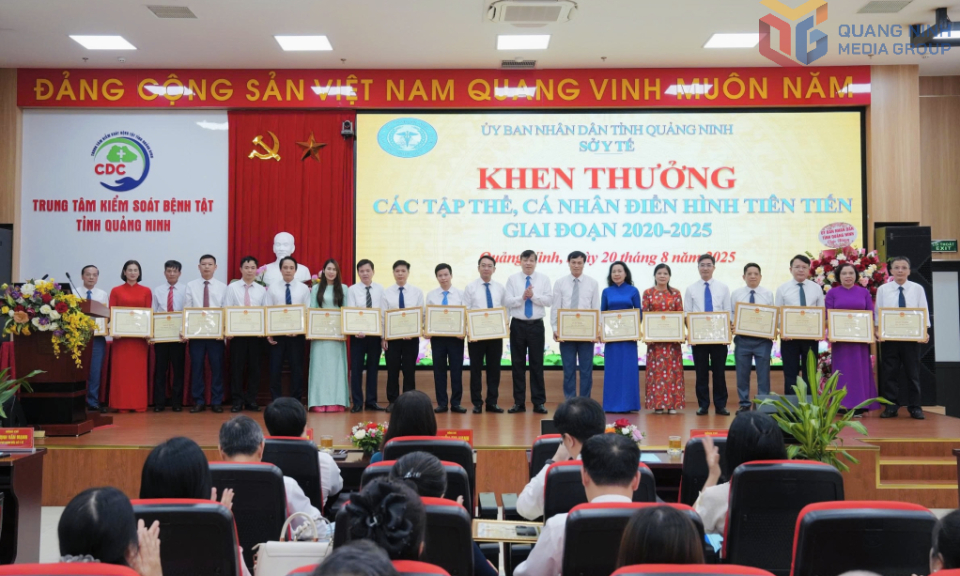 Hội nghị điển hình tiên tiến ngành Y tế Quảng Ninh lần thứ IV