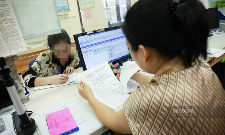 Bộ Nội vụ hướng dẫn chế độ nghỉ hưu trước tuổi cho viên chức sau sắp xếp bộ máy