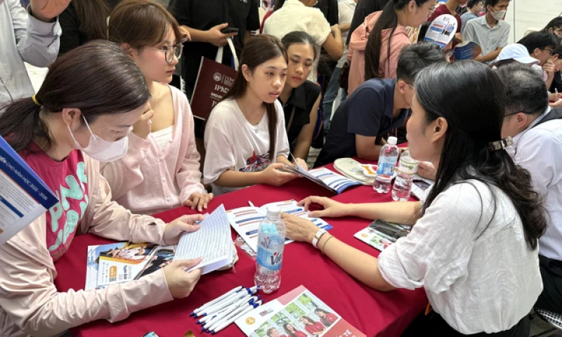 Cách tra cứu điểm chuẩn đại học 2025 và những mốc thời gian thí sinh cần ghi nhớ