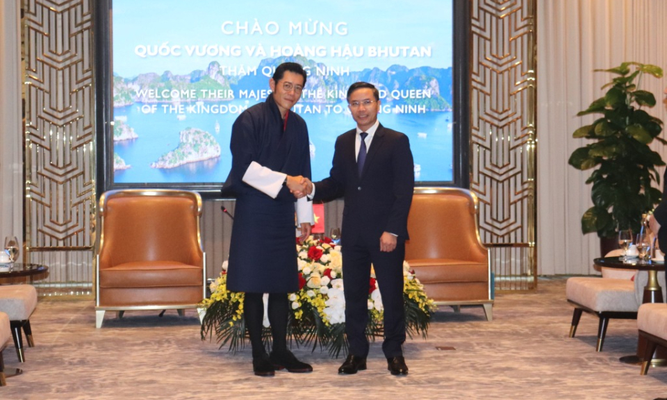 Chủ tịch UBND tỉnh Phạm Đức Ấn chào xã giao Quốc vương Bhutan