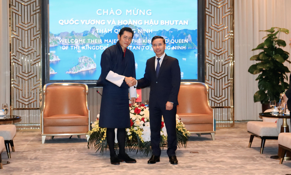 Chủ tịch UBND tỉnh Phạm Đức Ấn chào xã giao Quốc vương Bhutan