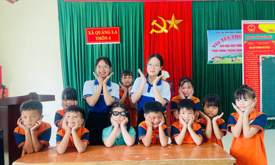 “Lớp học 0 đồng” của hai nữ sinh Trường Đại học Hạ Long