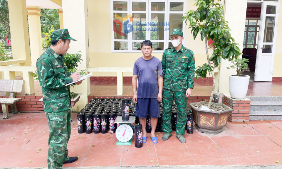 Đồn BPCK Hoành Mô: Liên tiếp phát hiện 2 vụ vận chuyển trái phép khí cười với số lượng lớn