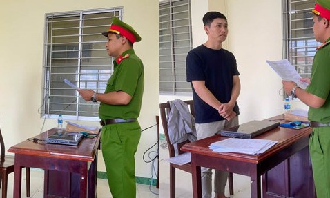 Khởi tố 2 người mua, bán hóa đơn khống liên quan công ty ô tô ở An Giang