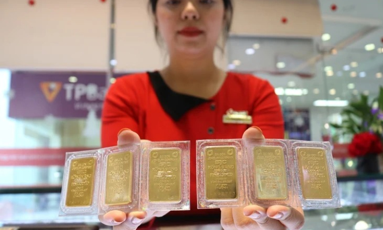 Giá vàng miếng SJC vượt 127 triệu đồng/lượng, cao chưa từng có