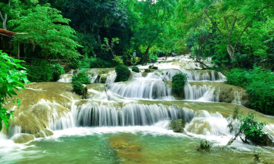 Thác Mây chín tầng đẹp ngỡ ngàng ở Thanh Hóa