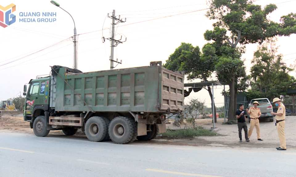 Kiểm soát, xử lý nghiêm phương tiện vận chuyển vật liệu không đảm bảo an toàn