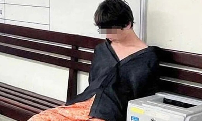 Khởi tố thanh niên người Nga say xỉn đấm vào miệng cảnh sát giao thông tại Nha Trang