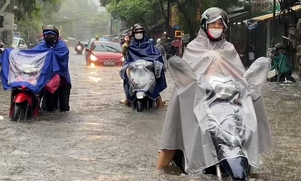 Thời tiết hôm nay 27-8: Mưa to vẫn trải dài khắp nơi, nguy cơ sạt lở cao