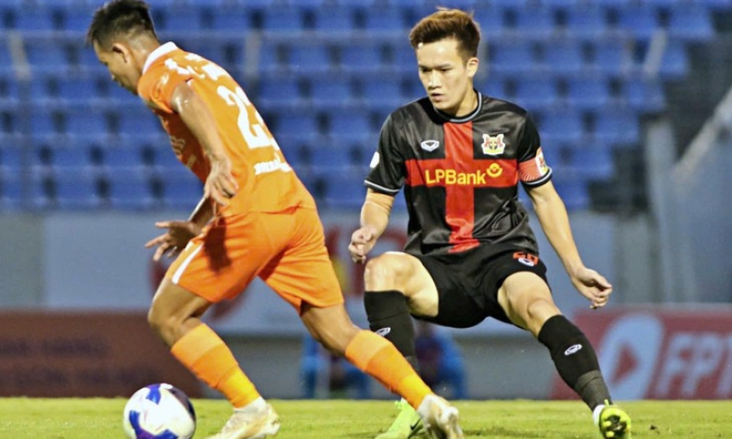 Hoàng Đức chưa ghi bàn, Ninh Bình đã lên đỉnh V-League