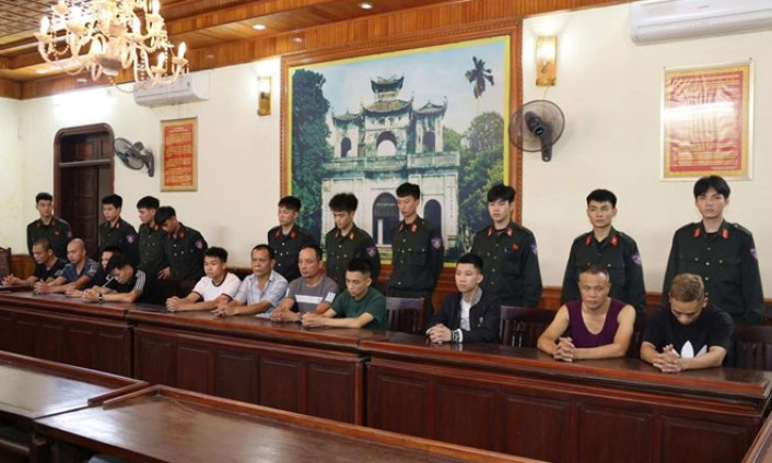 Triệt phá sới bạc trong trang trại ở Hưng Yên, bắt giữ 18 đối tượng