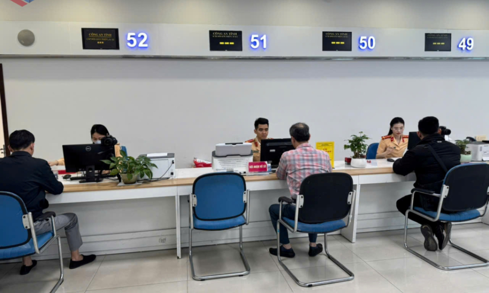 Từ 5/9, giải quyết trực tuyến đối với 100% hồ sơ đổi, cấp giấy phép lái xe