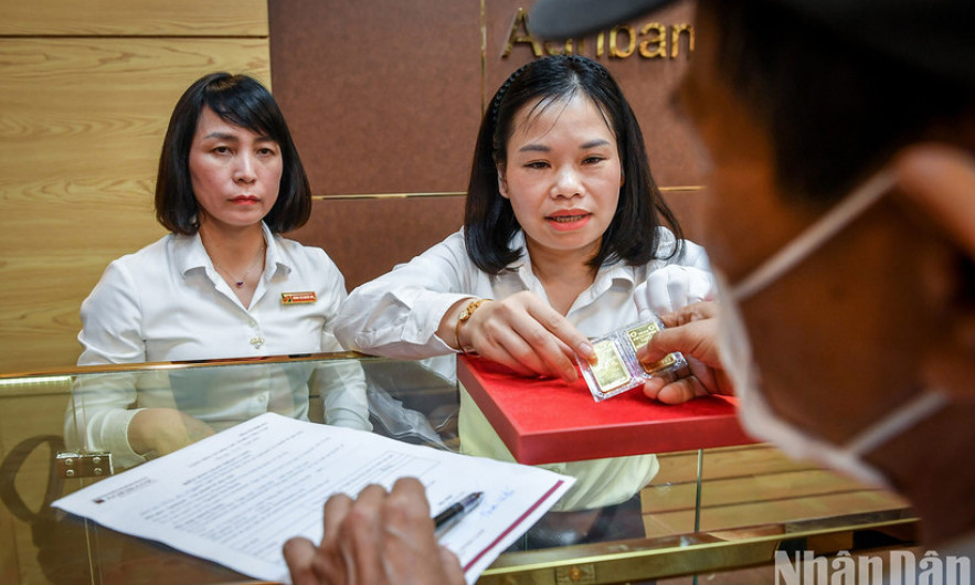 Giá vàng ngày 29/8: Tăng không ngừng, lên sát 129 triệu đồng/lượng