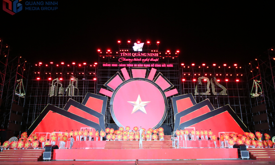Final rehearsal of the art show “Quang Ninh - 80 glorious years with the nation”