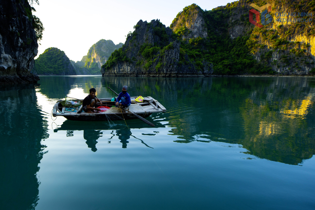 Giao hoà, Lặng lẽ tựa Ao thu.
