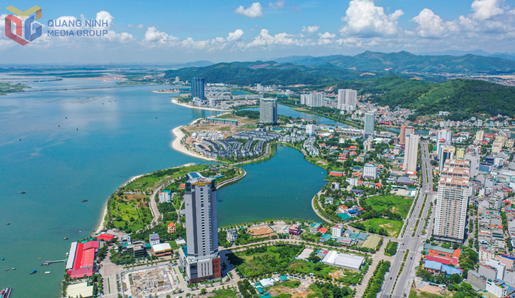 Khu vực Bãi Cháy.