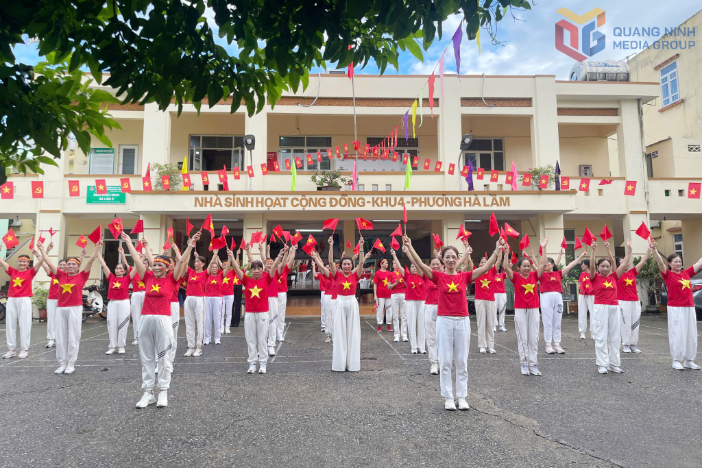 Hội phụ nữ phường Hà Lầm tổ chức hoạt động văn hóa, thể thao ngay trong buổi sáng trọng đại của đất nước.