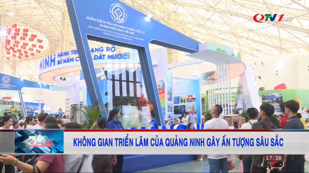 Khách tham quan ấn tượng với gian trưng bày của Quảng Ninh tại Triển lãm thành tựu đất nước