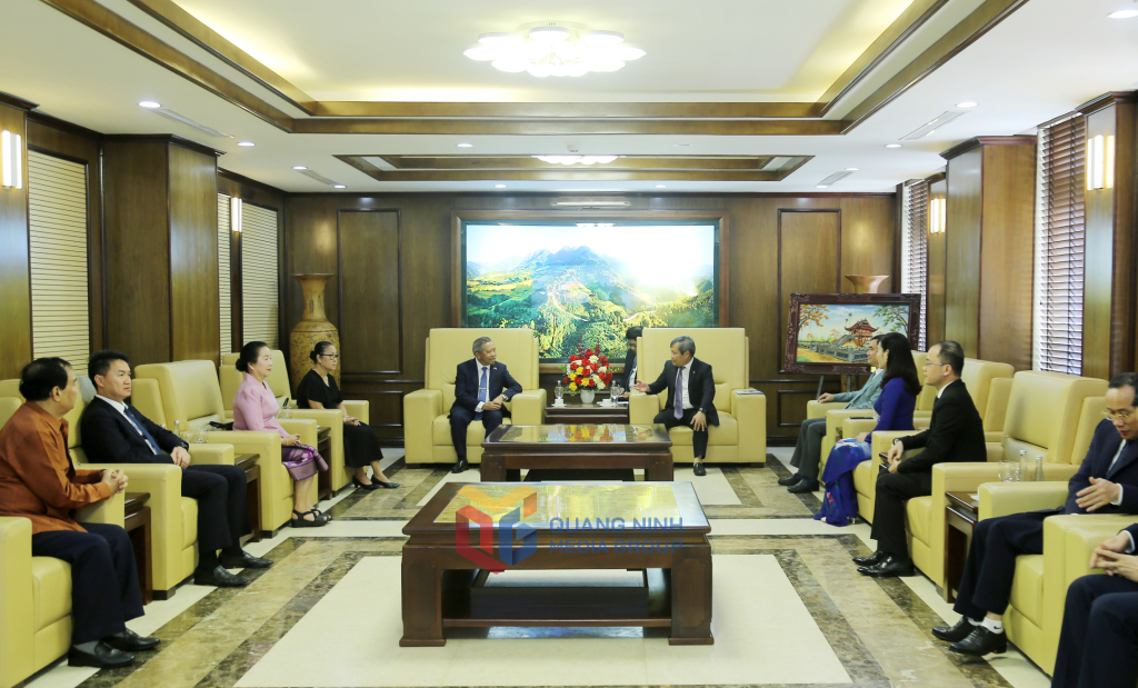 Quang cảnh buổi tiếp xã giao.