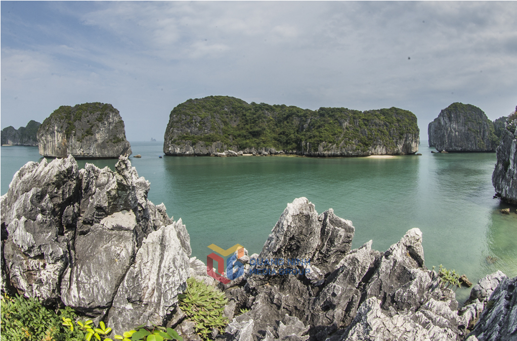 Mỗi khối đá nơi đây là một câu chuyện cổ tích chưa kể  câu chuyện của thời gian và tạo hóa.