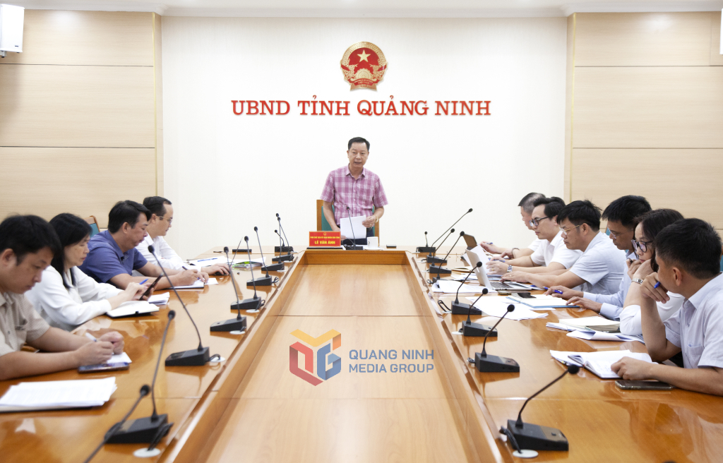 UBND tỉnh rà soát công tác giải phóng mặt bằng Nhà máy điện khí LNG Quảng Ninh, tháng 9/2025. Ảnh: Thành Công