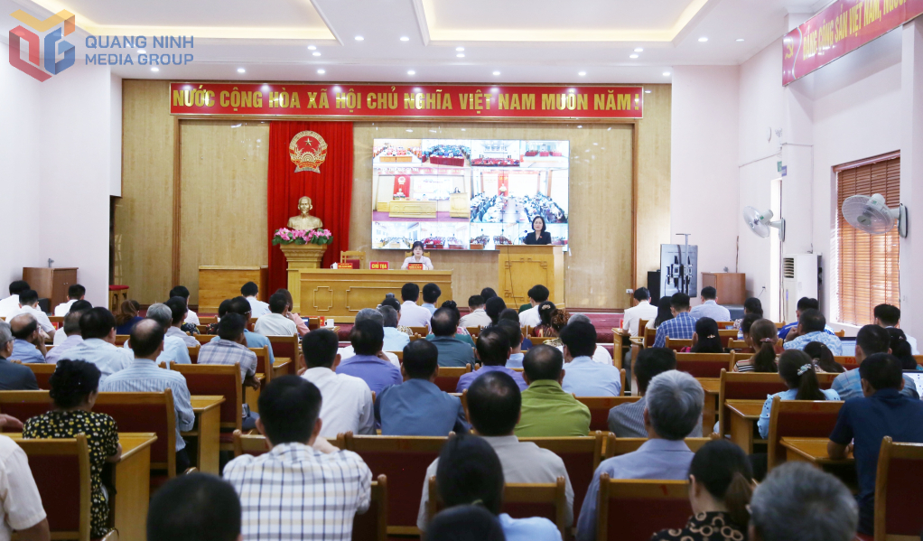 Đoàn ĐBQH tỉnh tiếp xúc cử tri các xã, phường khu vực miền Đông của tỉnh (ngày 8/7/2025).