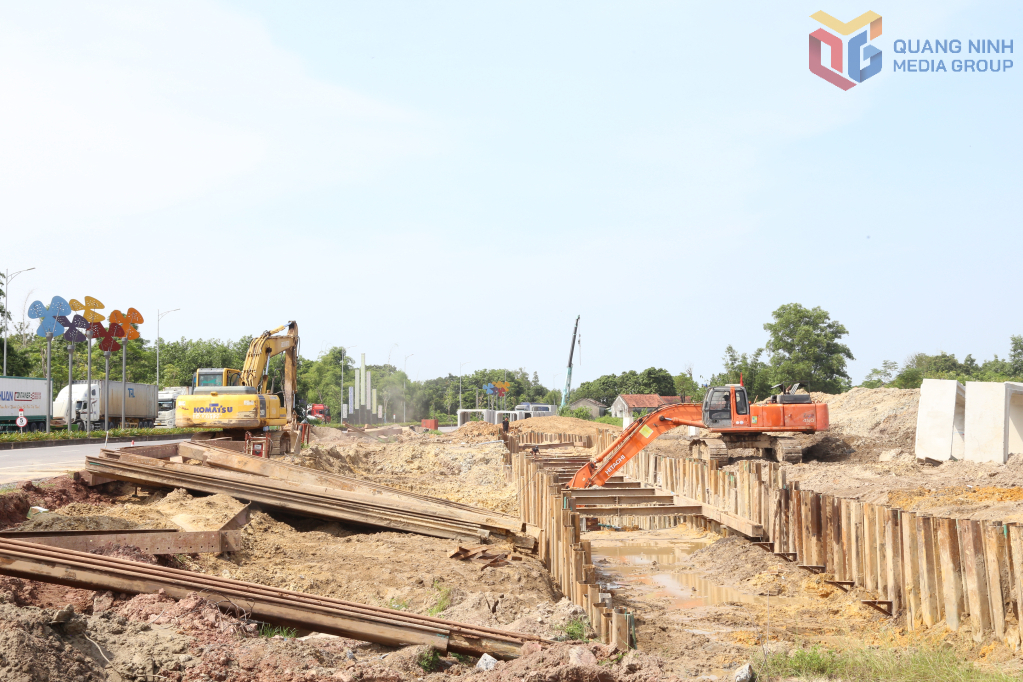 Thi công dự án đầu tư xây dựng tuyến cống hộp dọc đường dẫn cầu Bắc Luân II