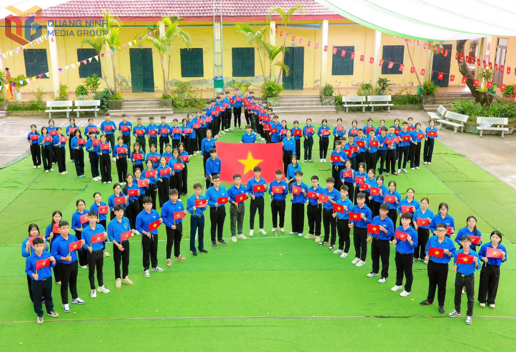 Đoàn Thanh niên phường Mông Dương tổ chức các hoạt động ý nghĩa chào mừng kỷ niệm 80 năm Cách mạng Tháng Tám thành công và Quốc khánh 2/9. Ảnh: Đơn vị cung cấp