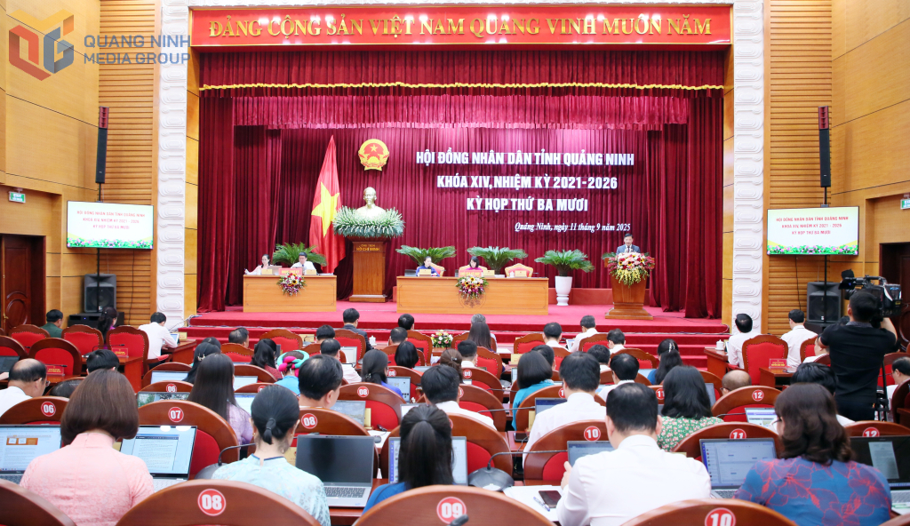 Quang cảnh Kỳ họp.