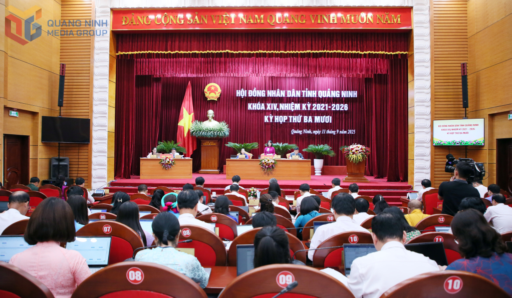 Quang cảnh kỳ họp.