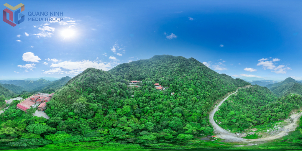 Ngoạ Vân.