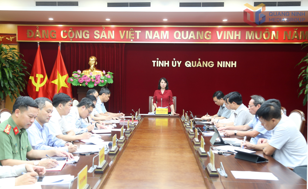 Đồng chí Trịnh Thị Minh Thanh, Phó Bí thư Thường trực Tỉnh ủy, Chủ tịch HĐND tỉnh, Trưởng Tiểu ban Tổ chức Phục vụ Đại hội đại biểu Đảng bộ tỉnh lần thứ XVI kết luận cuộc họp.