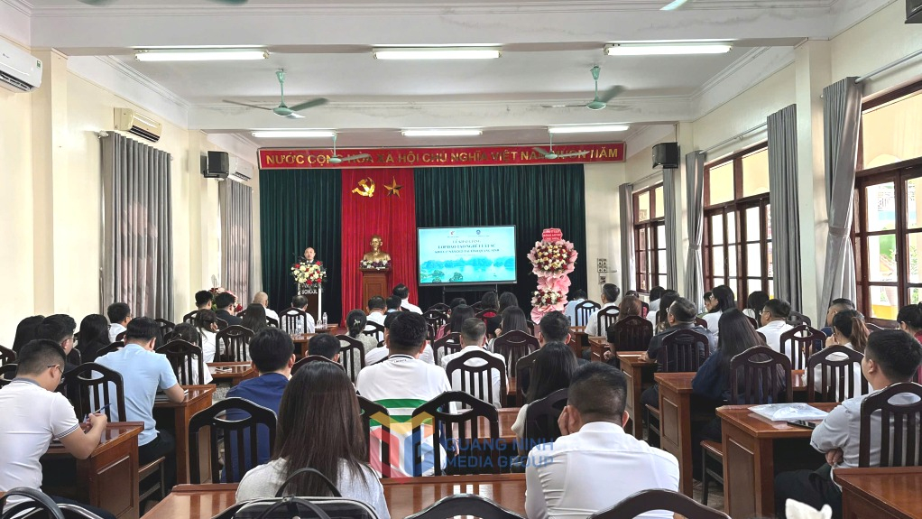khai giảng lớp luật sư