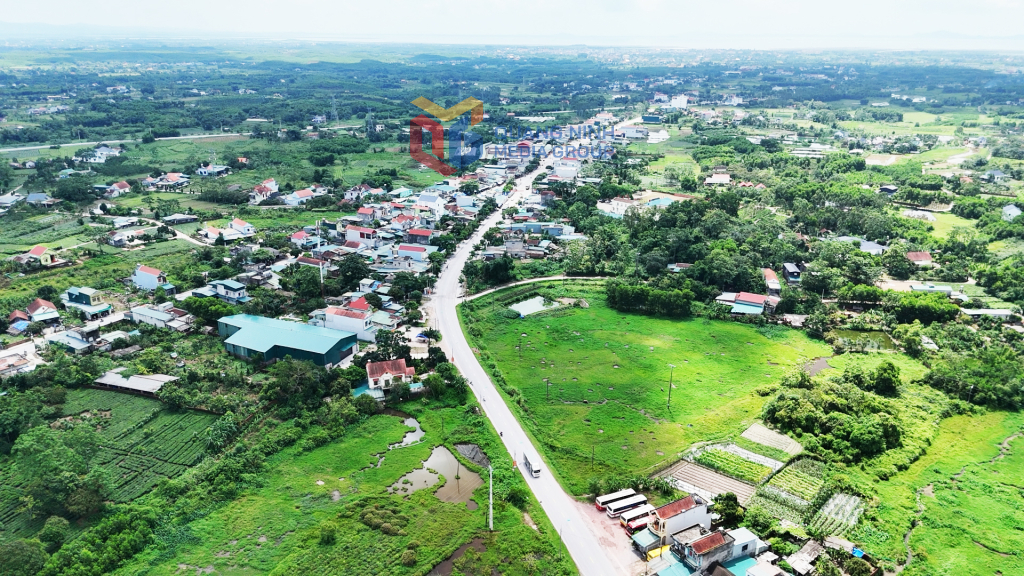 Hạ tầng giao thông được đầu tư đồng bộ, nhiều tuyến đường được bê tông hóa, tạo diện mạo khang trang xanh – sạch – đẹp cho xã Đường Hoa.