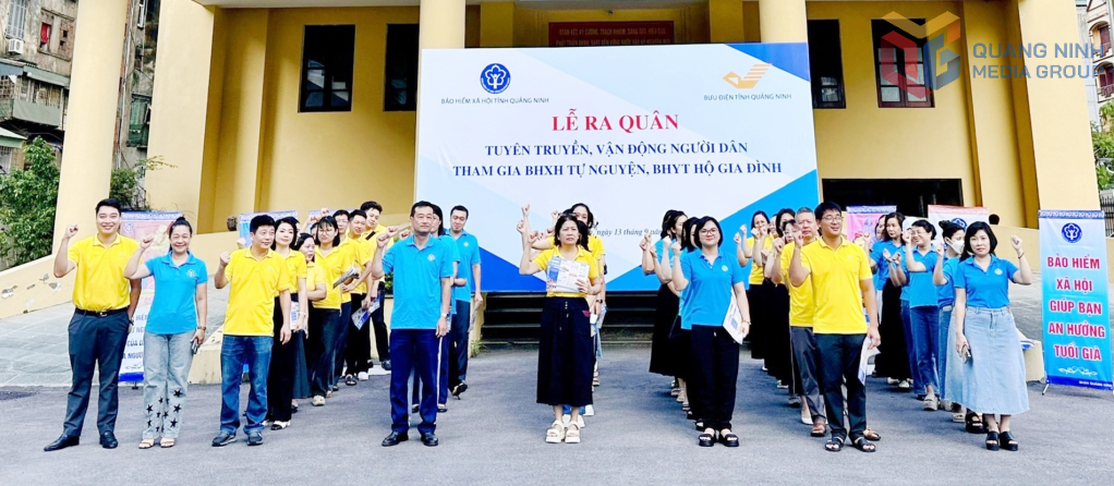 BHXH tỉnh và Bưu điện tỉnh phối hợp tổ chức ra quân tuyên truyền, vận động người tham gia BHXH tự nguyện, BHYT hộ gia đình tháng 9/2025.