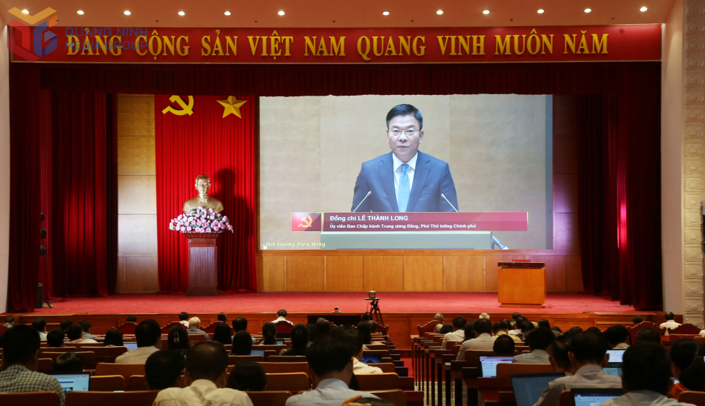 Đồng chí Lê Thành Long, Phó Thủ tướng Chính phủ quán triệt nội dung trọng tâm, cốt lõi của Nghị quyết số 72-NQ/TW ngày 09/9/2025 của Bộ Chính trị về “Một số giải pháp đột phá, tăng cường bảo vệ, chăm sóc, nâng cao sức khỏe Nhân dân” và Chương trình hành động thực hiện Nghị quyết số 72-NQ/TW.