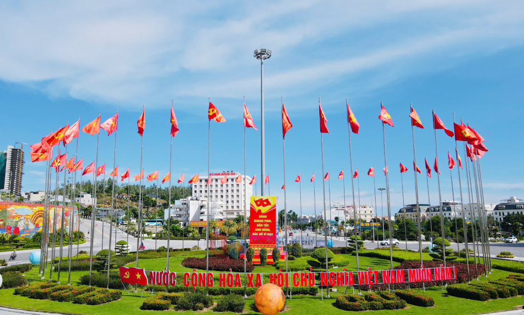 Quảng Ninh: Cờ hoa rực rỡ chào mừng Đại hội Đảng bộ tỉnh
