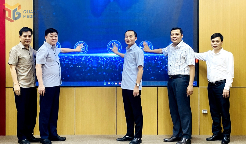 Ảnh với chú thích