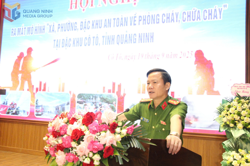 Đại tá Lê Hồng Vân, Ủy viên BTV Đảng ủy, Phó Giám đốc Công an tỉnh phát biểu chỉ đạo tại Hội nghị.