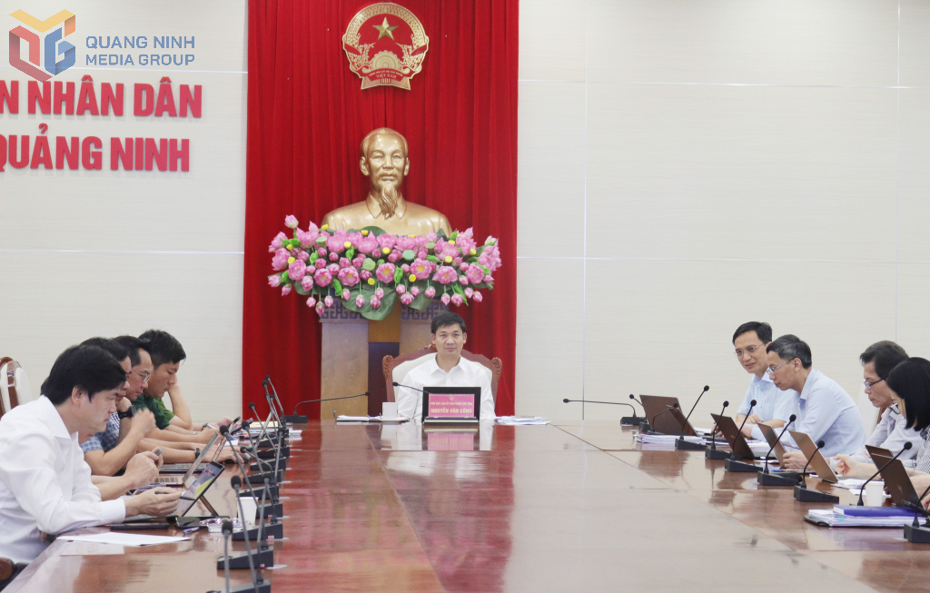 Quang cảnh phiên họp tại điểm cầu Quảng Ninh.