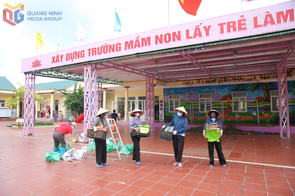Trường Mầm non Quảng Minh, xã Quảng Hà chủ động gia cố và triển khai các biện pháp phòng chống bão số 9.