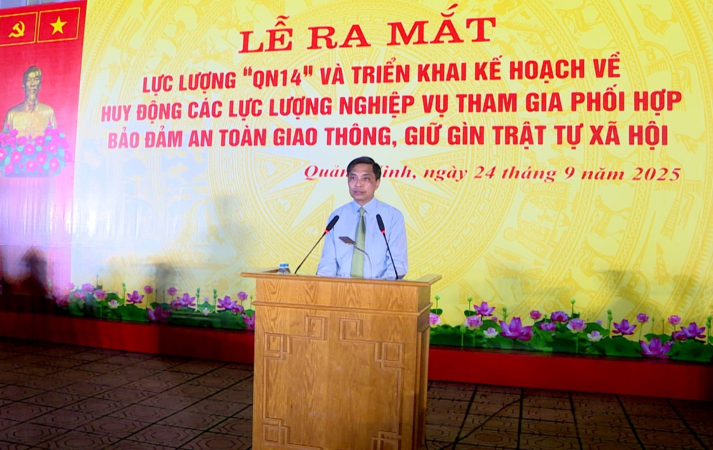 Đồng chí Vũ Văn Diện, PCT Thường trực UBND tỉnh phát biểu tại buổi lễ.