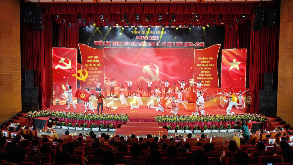Tổ khúc hát múa 