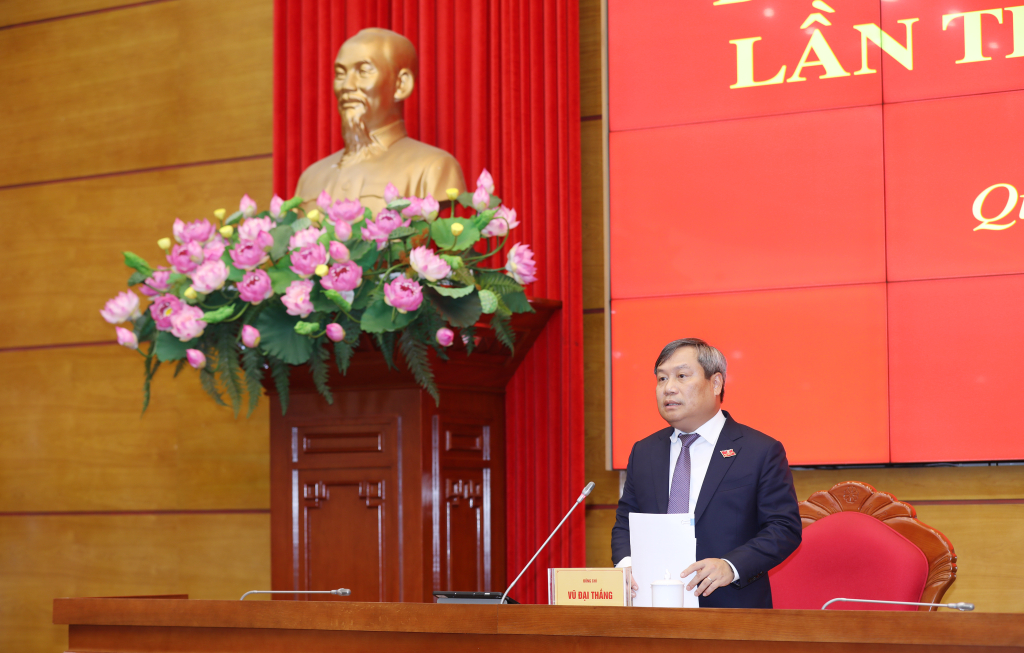 Đồng chí Vũ Đại Thắng, Ủy viên Trung ương Đảng, Bí thư Tỉnh ủy, Trưởng Đoàn ĐBHQ tỉnh chủ trì phiên họp thứ nhất Ban Chấp hành Đảng bộ tỉnh khóa XVi.
